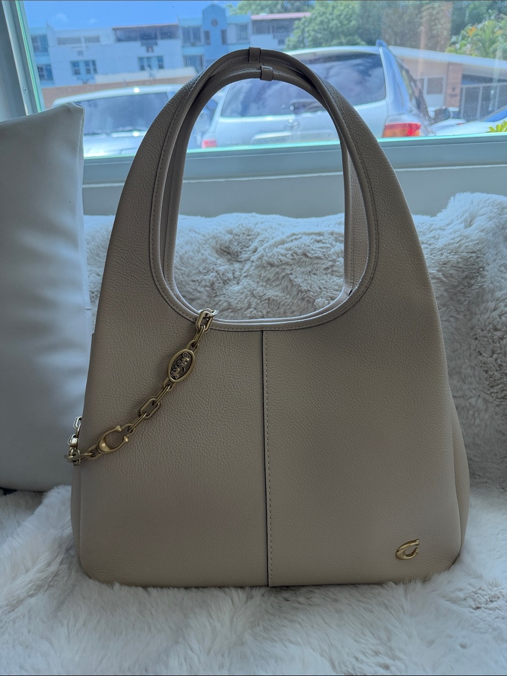 Coach Lana 39 Brass/ Ivory Like and New